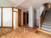 Paris 16ème Duplex avec grand sous sol Atypique