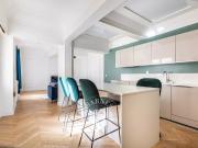 Paris 17 WAGRAM – REFAIT A NEUF CHARMANT PIED A TERRE