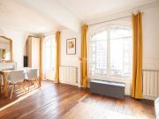 Paris 18e Rue Damrémont En étage avec ascenseur