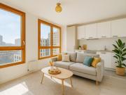 PARIS 18ème 2 PIECES, MODERNE ET CONFORTABLE 10 ème étage