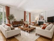 Paris 18ème 3/4 chambres Volume Elégance Ascenseur...