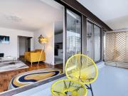 PARIS 19E ETAGE ELEVE GRAND 2 PIECES AVEC BALCON