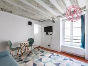 Paris 3ème Studio rénové vendu entierement meublé