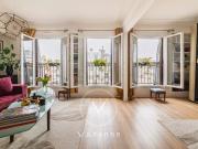 Paris 5 Maubert Mutualité Etage élevé Balconnets