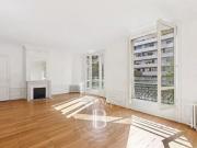 Paris 7 Champ de Mars Appartement lumineux Etage élevé 2...