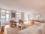 Paris 7 – Solférino / Bellechasse Lumineux / orientation...