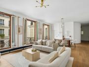 Paris 8? – À deux pas de la place St Augustin – Duplex...