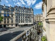 Paris 8 Saint Philippe du Roule Appartement au 2è étage...