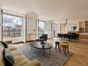PARIS 8EME ARRONDISSEMENT AVENUE MONTAIGNE 3 CHAMBRES 150m²