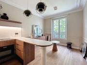 Paris 8ème Les Jardins de Friedland Calme 2 pièces...