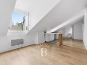 PARIS 9 TRUDAINE / MARTYRS DERNIER ETAGE LUMINEUX DPE D...