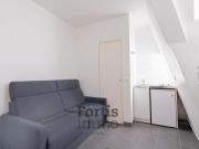 Paris 9e 1 pièce de 9 ? Blanche Trinité