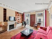 Paris 9e Appartement de caractère au cœur d’un quartier...