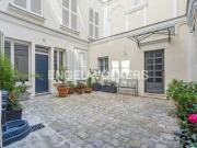 Paris III Appartement familial de 6 pièces République Carr