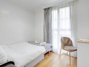 Paris: Place de la République, 6 people, Paris Amsterdam...