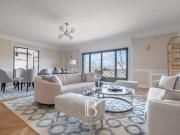 PARIS VII CHAMP DE MARS ETAGE ELEVE APPARTEMENT CLE EN...