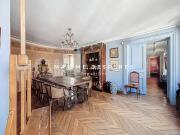 PARIS VII Faubourg du Roule Dernier étage