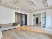 Paris VIIIe Avenue Montaigne