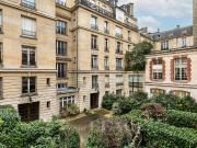 Paris VIIIe Proche Place Beauvau / Matignon 2ème étage....