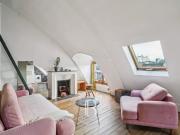 PARIS X FAUBOURG SAINT DENIS 2 PIÈCES DERNIER ÉTAGE LUMINEUX