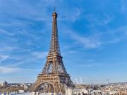 Paris XVe limite VIIe Vue panoramique sur la tour Eiffel...