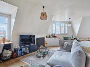 Paris XVe Rue Edmond Roger Square Violet