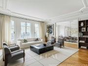 Paris XVIe Place Victor Hugo Vue panoramique Balcons....