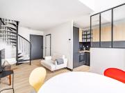 Paris XVIIe Aumont Thiéville dernier étage, vue...