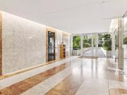 Paris XVIIIe Studio sur jardin avec cave et possibilité...