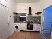 Park Avenue Road, London, N17 1 bed flat to rent £1,200...