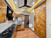 Park Facing 5 Marla House Available For Sale Phase 1...