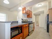 Park Lane Villa 1 Bed 2 Baths Den