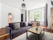 Park Road North, London W4, 2 bed flat to rent, £2,575...