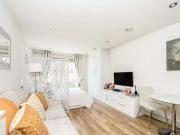 Park Street, London, Studio Apartment For