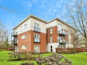 Park View Road, Leatherhead, 2 Bedroom Apartment