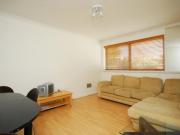 Parkgate Road, Battersea SW11, 3 bed flat to rent,...