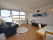 Parkham Street, London SW11, 2 bed flat to rent, £2,500...