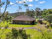 Parkland Paradise: A Family Haven Framed by Nature