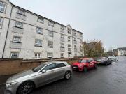 Parklands Oval, Crookston, Glasgow, G53 2 bed flat to...