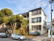 Parkside apartment in boutique block