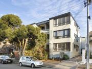 Parkside apartment in boutique block