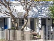 Parkside entry home / village lifestyle / future potential