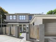 Parkside Perfection: Modern Family Oasis with North...