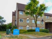 Parkside, Waltham Cross EN8, 1 bed flat to rent, £1,200...