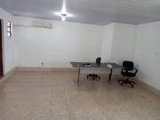 Parque 10 / Casa com 04 vagas / 9 8 1 0. 3 1