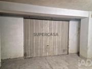 Parque de Estacionamento / Garagem / Box em Viana do...