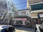 Parque Patricios local con vivienda en terreno propio...