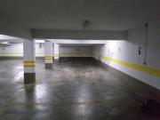 Parqueamento em zona central de Mem Martins