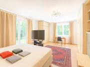 Parterre Wohnung mit 90 m² und leichtem... Parterre Wohnung mit 90 m² und leichtem...