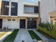 Paseo Arboleda, Cedrus